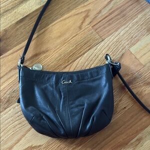 Coach Black Crossbody Bag Sleek Design